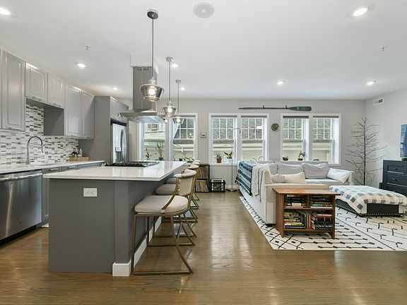 4th image of 47 Sargent St #3