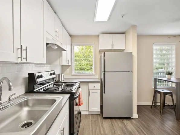 Raleigh Ridge, 411 10th Ave APT 403, Seattle, WA 98122