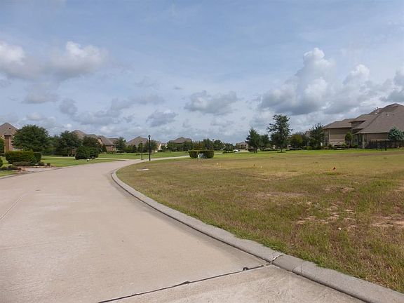 5th image of 17302 Sheffield Park Dr