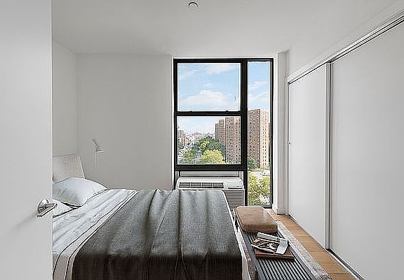 4th image of 300 E 120th St #8A