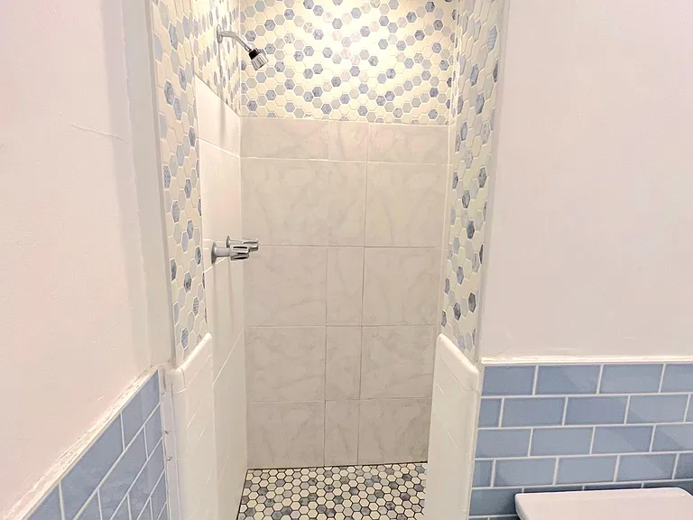 227 S Gale Dr #4 — Photo 18
