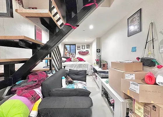 Living room, photo 2