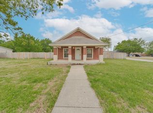 1702 Halsell St, Bridgeport, TX 76426