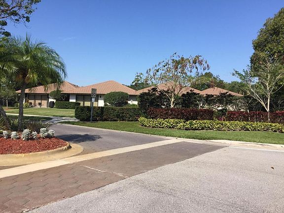 3rd image of 714 Club Dr