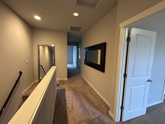3rd image of 1411 NE Park Dr