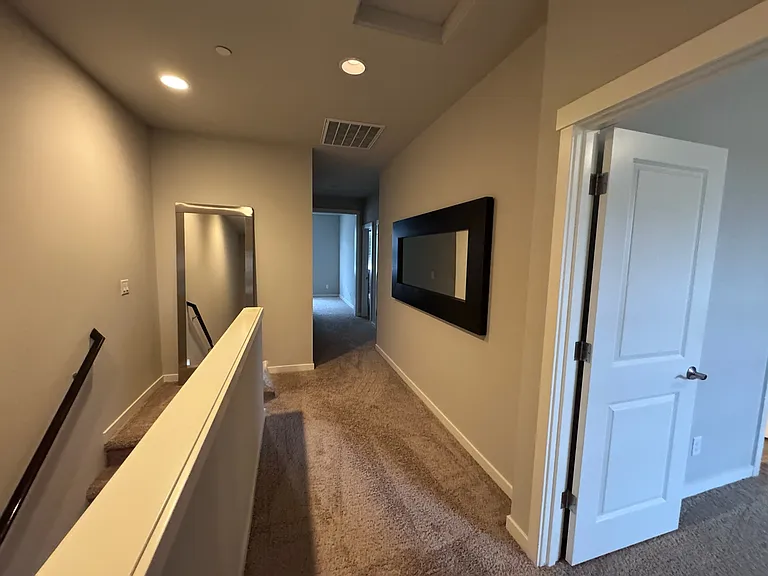 1411 NE Park Dr — Photo 3