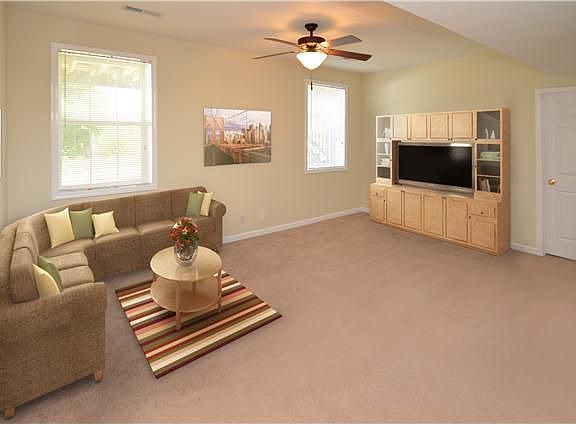 5th image of 228 Harold Dr