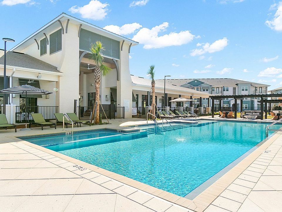 Sparkling Swimming Pool