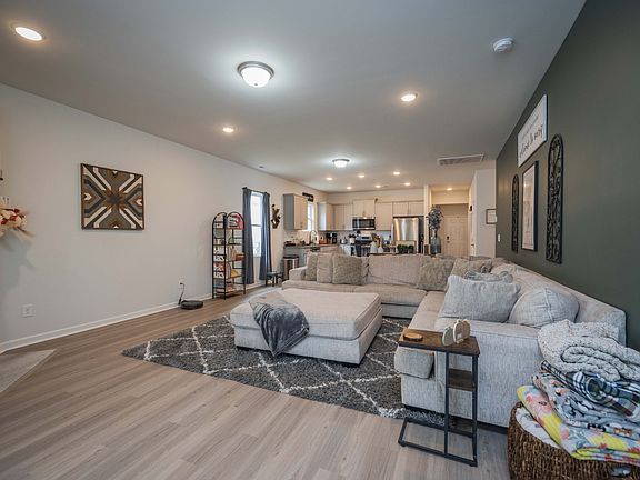 2nd image of 2833 Campanella Dr