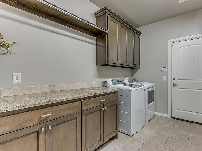 2700 Tranquilo Ln — Photo 5