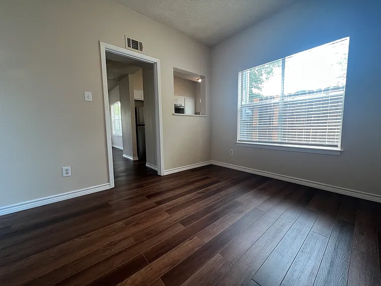 103 Hughson Ct — Photo 8