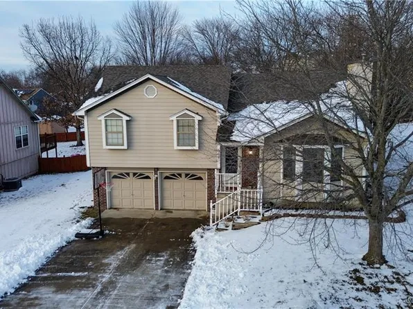 304 W Calico Dr, Raymore, MO 64083