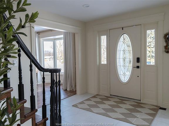 2nd image of 233 Old Tecumseh Rd