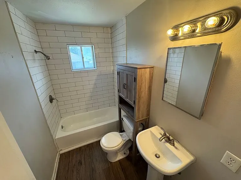 2929 E University St #5 — Photo 6