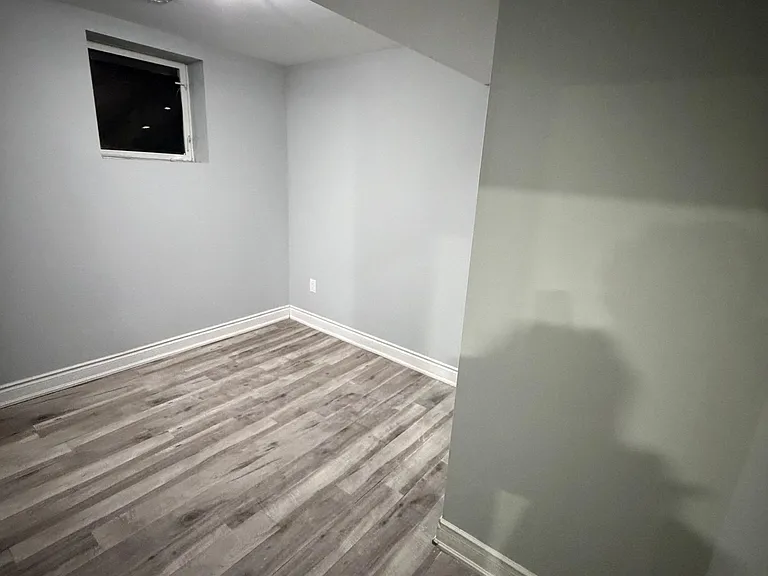 22 Matterdale Ave #BASEMENT — Photo 15