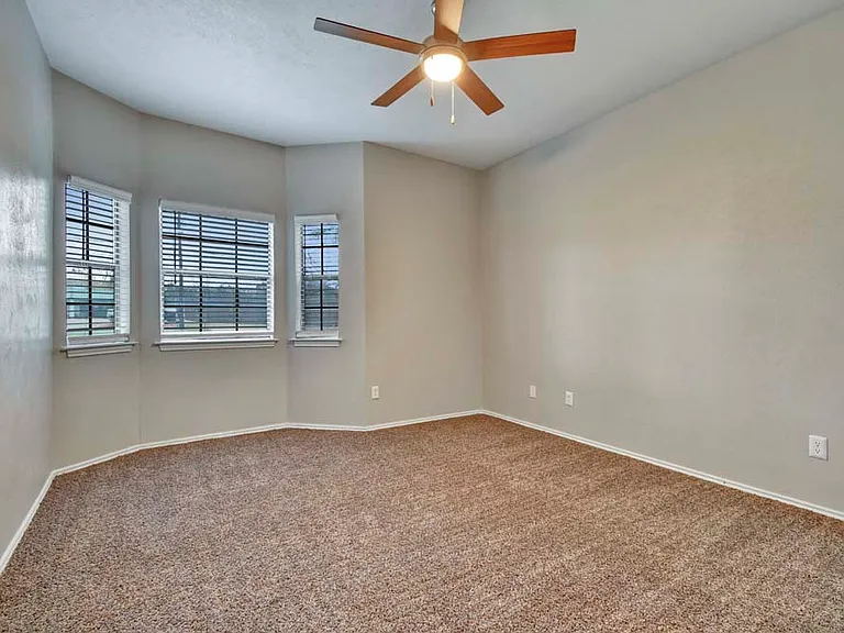1303 Main — Photo 8