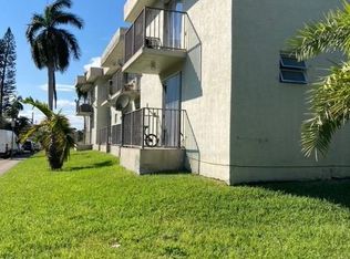 7218 Trouville Esplanade APT 10, Miami Beach, FL 33141