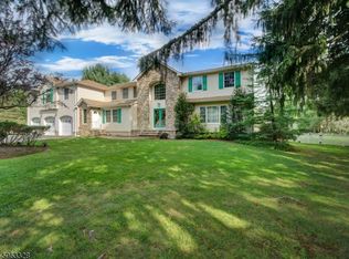 7 Longfellow Dr, Succasunna, NJ 07876