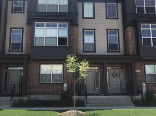 275 Aspen Pointe Rd, Vernon Hills, IL 60061