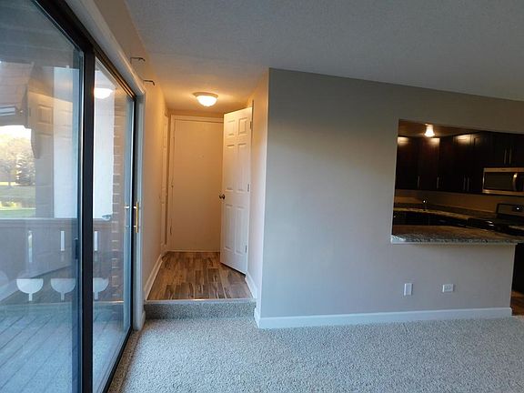 5th image of 1005 Centurion Ln APT 6