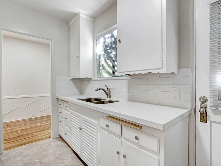 2202-2206 20th St in Santa Monica! Near Ocean Park Blvd. — Photo 5