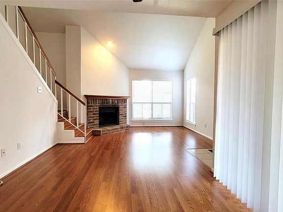 4th image of 3100 Walnut Bend Ln
