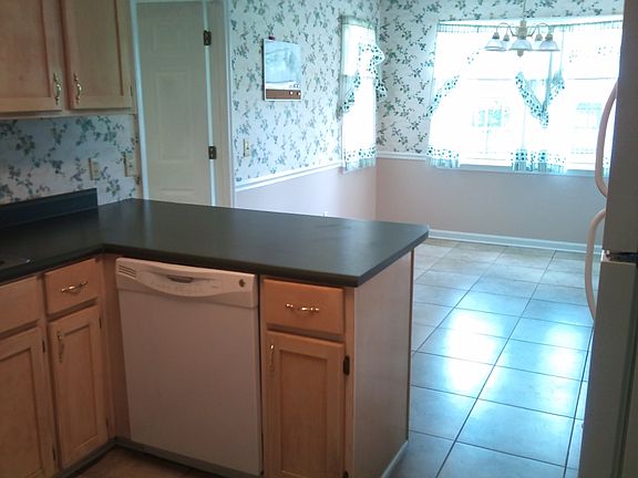 Kitchen - Dining Area