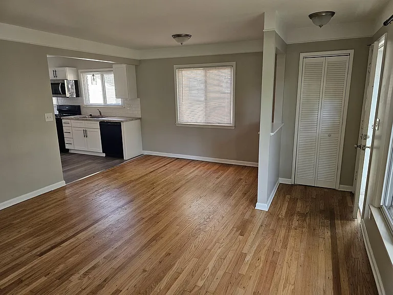 26926 Dover — Photo 9