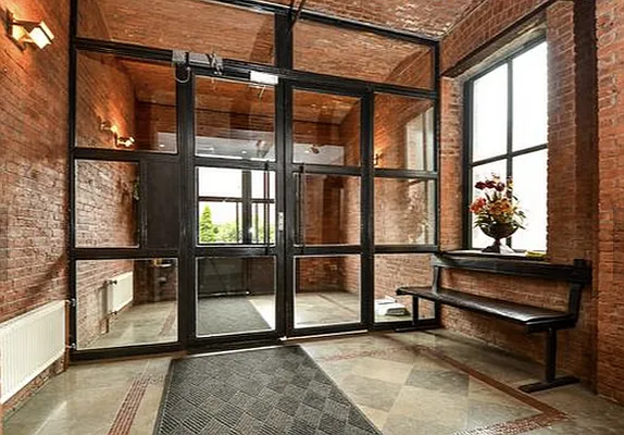 Rented by The Roebling Group | media 7