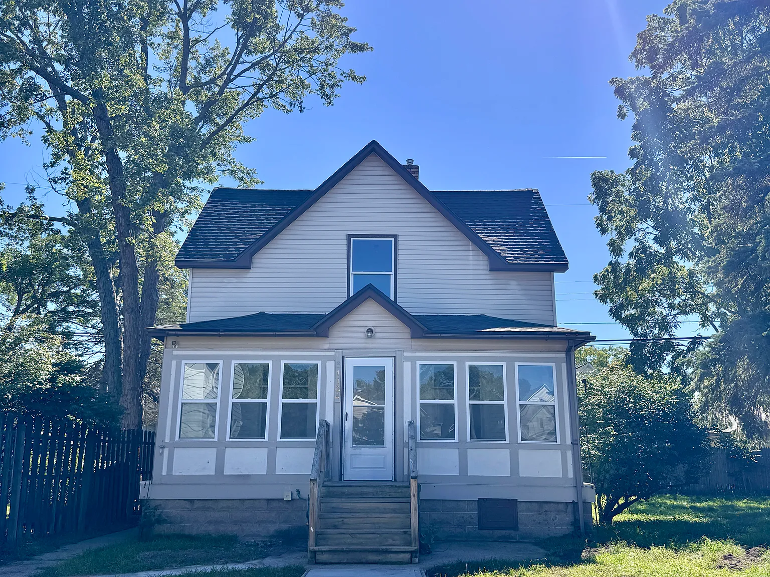3 bed, $1,700 — Photo 1