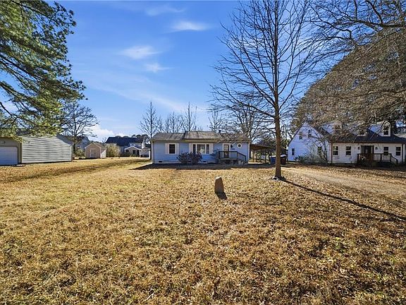 3rd image of 3932 Pierce Ln