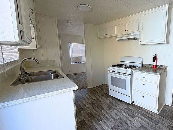 3rd image of 15540 Allie St #32
