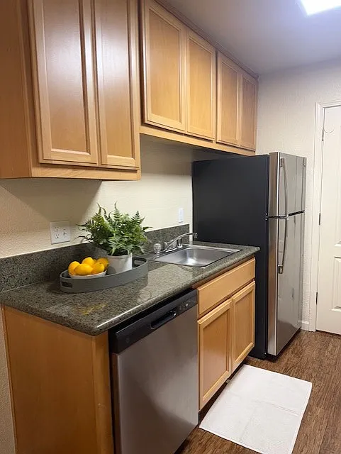 Live Oak Apartments — Photo 1
