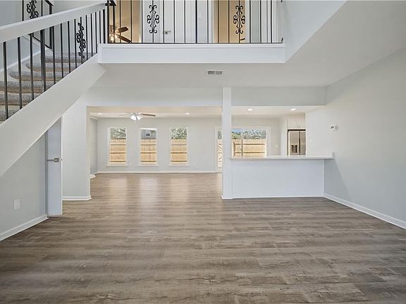 2nd image of 4216 Grove Ct