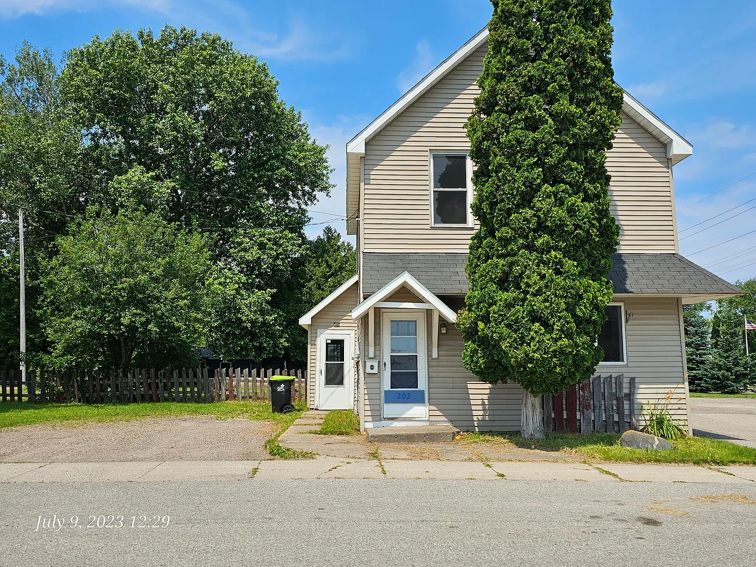 202 Sova St — Photo 1