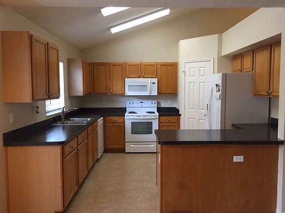 3rd image of 5657 Elizabeth Rose Sq
