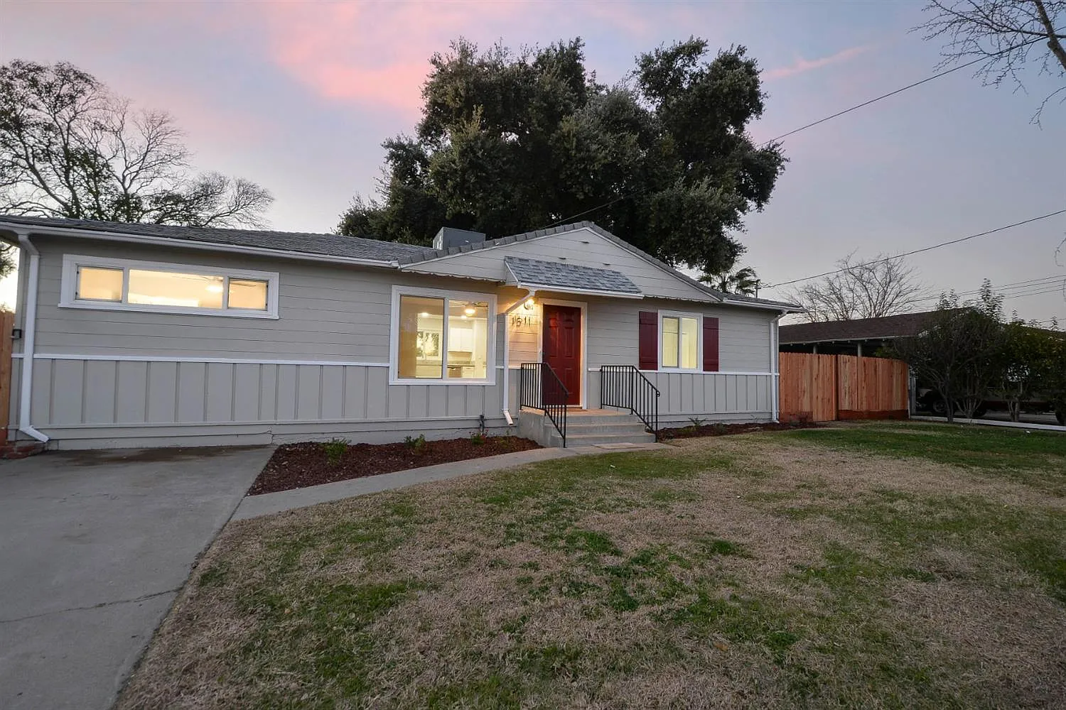 1511 Paradise Ln photo 1