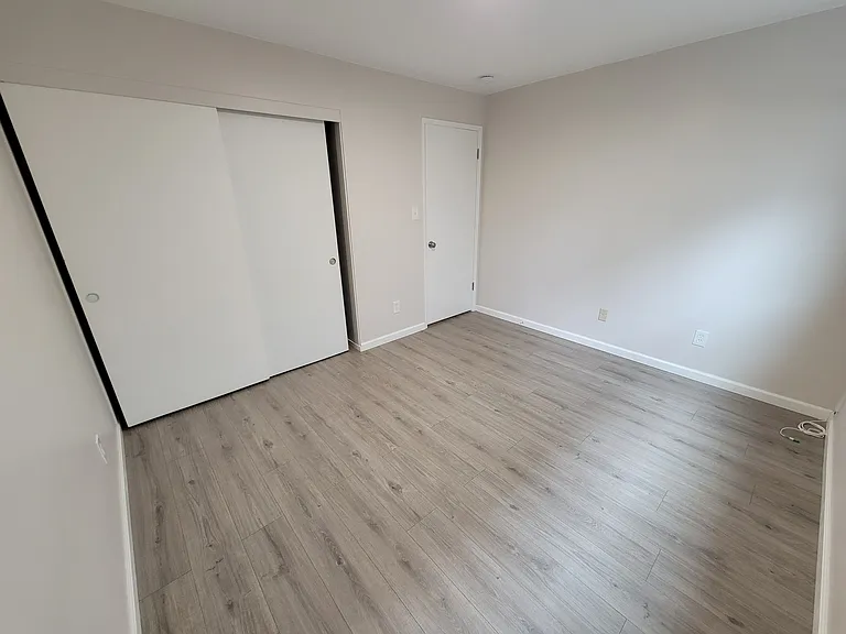 South Bedroom 121 Sq Ft
Closet 13 Sq Ft
