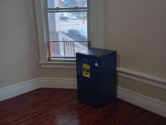 5th image of 625 Lake Ave #2