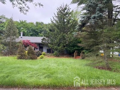 11 Cranston Rd S, Kendall Park, NJ, 08824