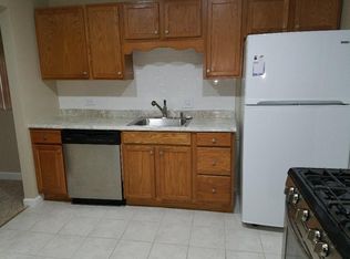 1416 Seven Pines Rd APT B2, Schaumburg, IL 60193