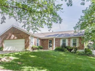 831 Palm Bay Dr, Ballwin, MO