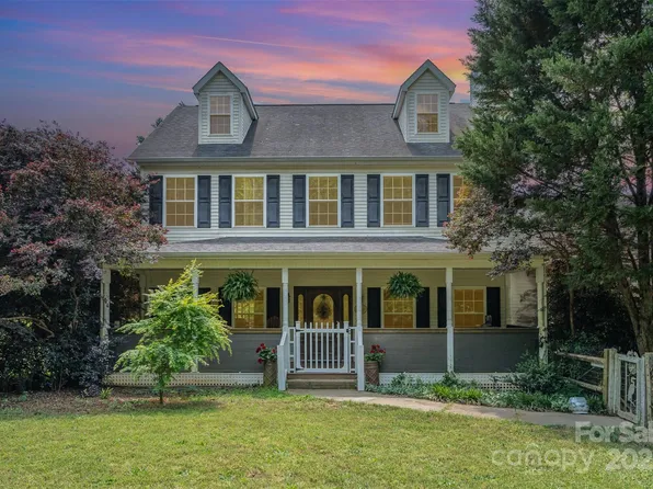 1687 Windy Hill Ln, Great Falls, SC 29055