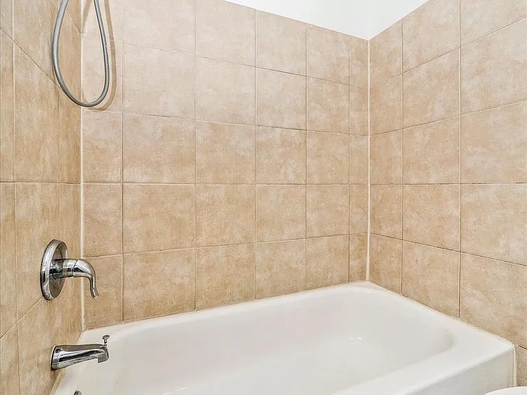 12202 Braxfield Ct #16/228 — Photo 36