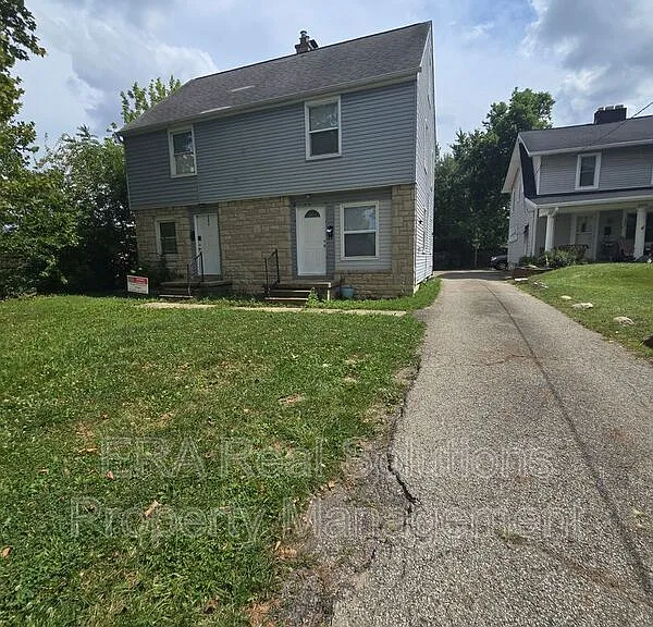 2065 W Mound St — Photo 1