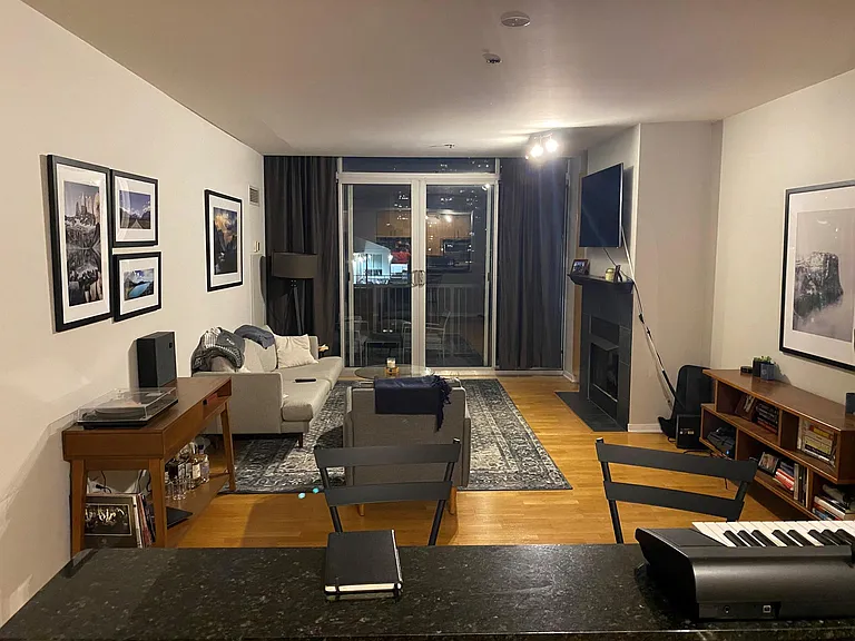 1546 N Orleans St #906 — Photo 3