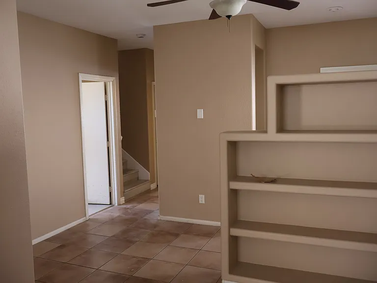 8745 Shady Pines Dr — Photo 3