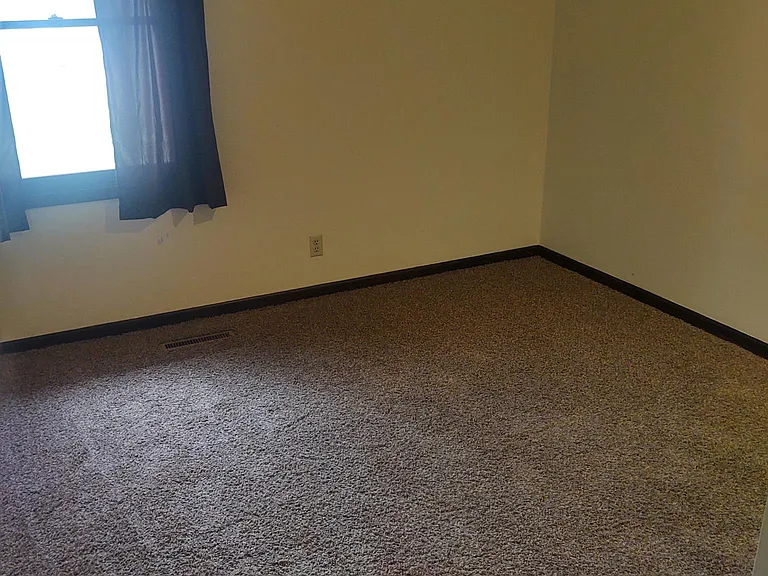 1724 W Arlington St — Photo 8
