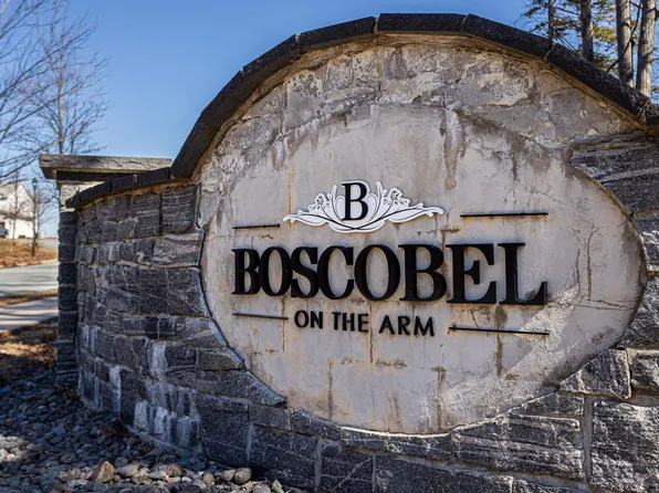 61 Hearthwood Cres, Halifax, NS B3P 0G5