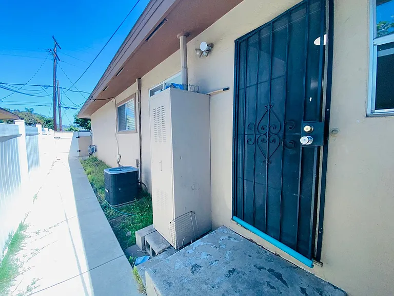 1168 E Lexington Ave — Photo 8